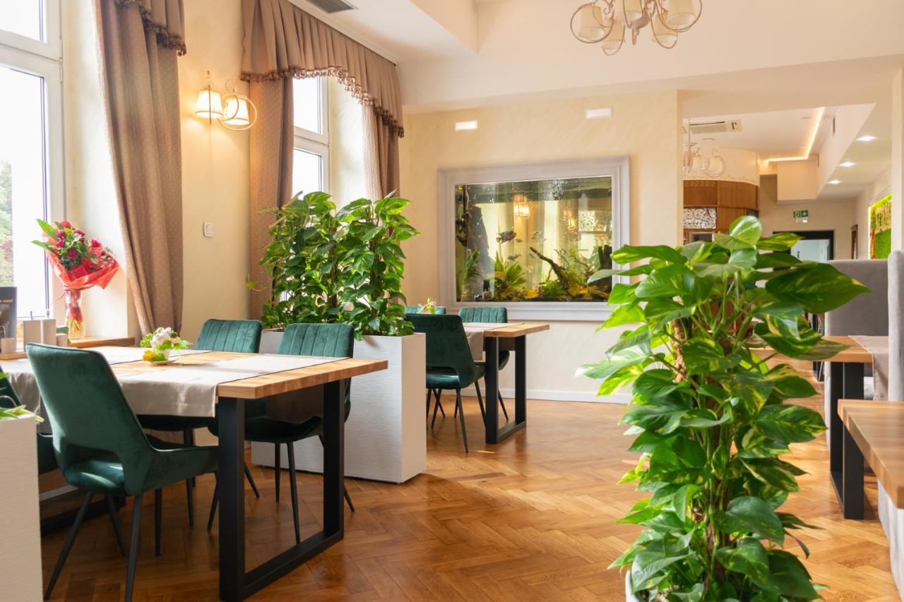 Sztuka Smaku - Restauracja I Hotelik ชวิดนิตซา ภายนอก รูปภาพ
