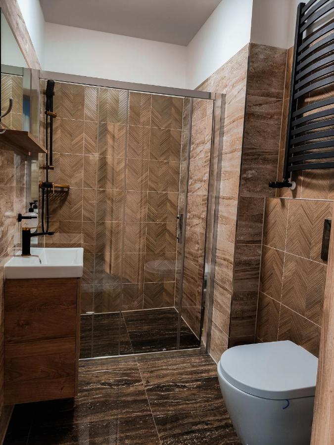 Sztuka Smaku - Restauracja I Hotelik ชวิดนิตซา ภายนอก รูปภาพ