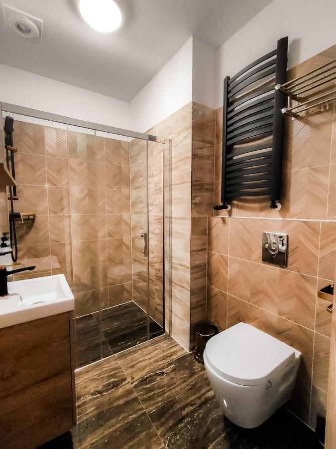 Sztuka Smaku - Restauracja I Hotelik ชวิดนิตซา ภายนอก รูปภาพ