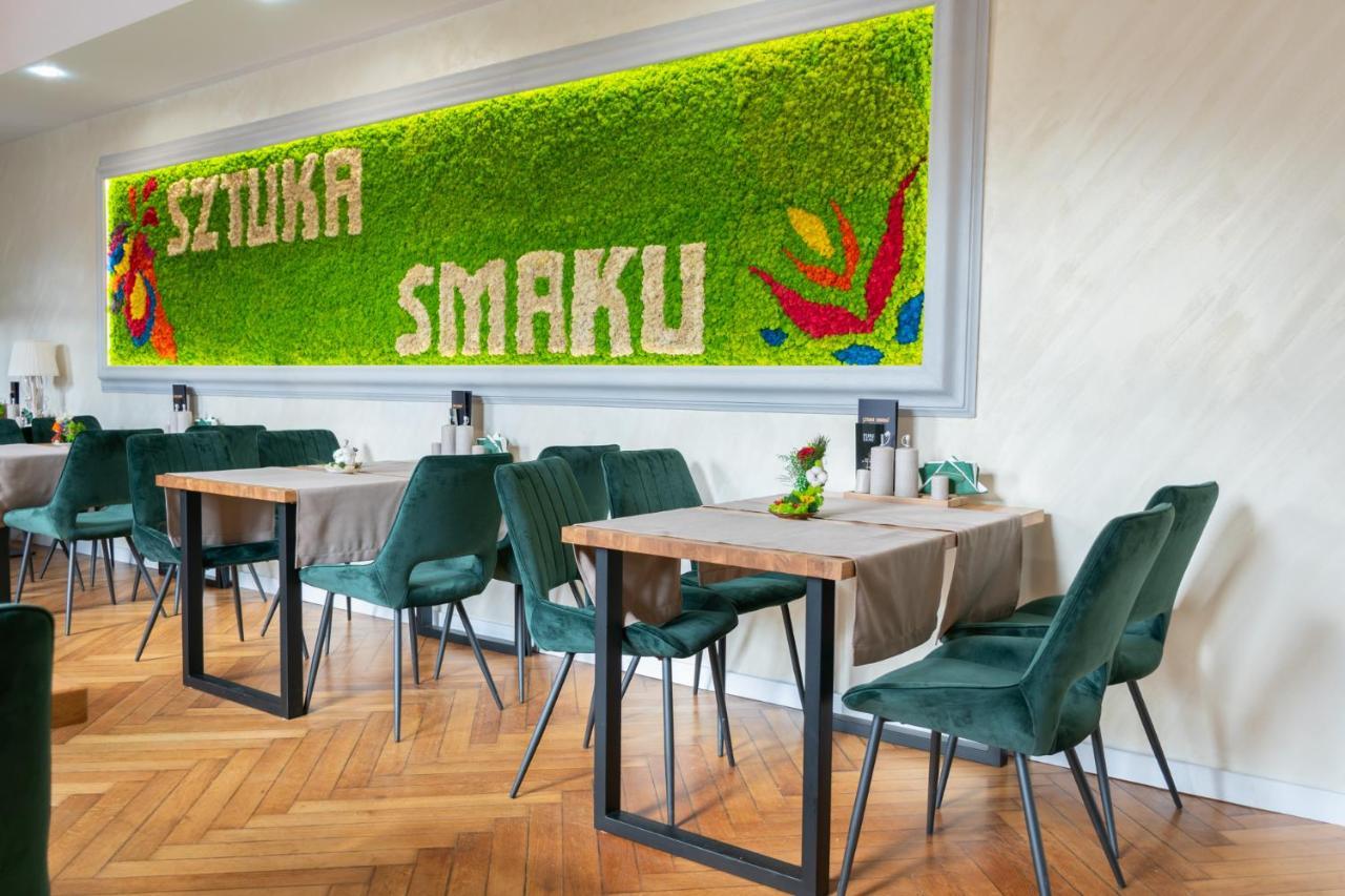 Sztuka Smaku - Restauracja I Hotelik ชวิดนิตซา ภายนอก รูปภาพ
