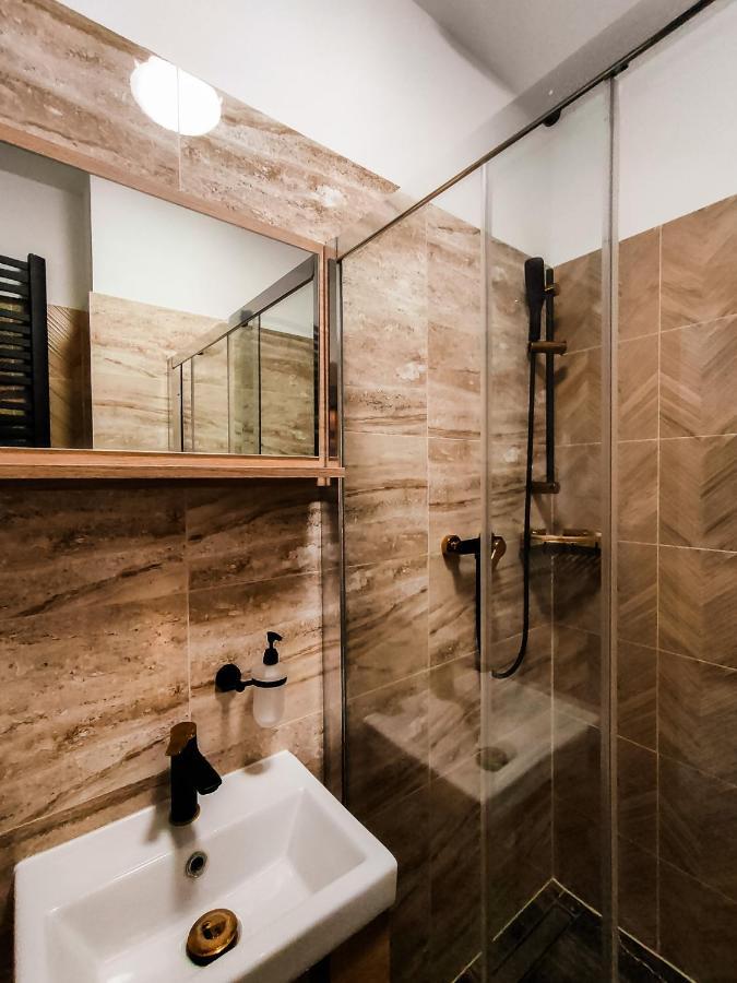 Sztuka Smaku - Restauracja I Hotelik ชวิดนิตซา ภายนอก รูปภาพ