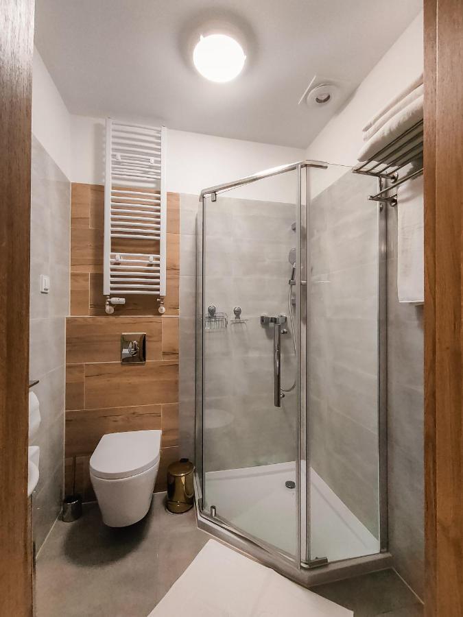 Sztuka Smaku - Restauracja I Hotelik ชวิดนิตซา ภายนอก รูปภาพ