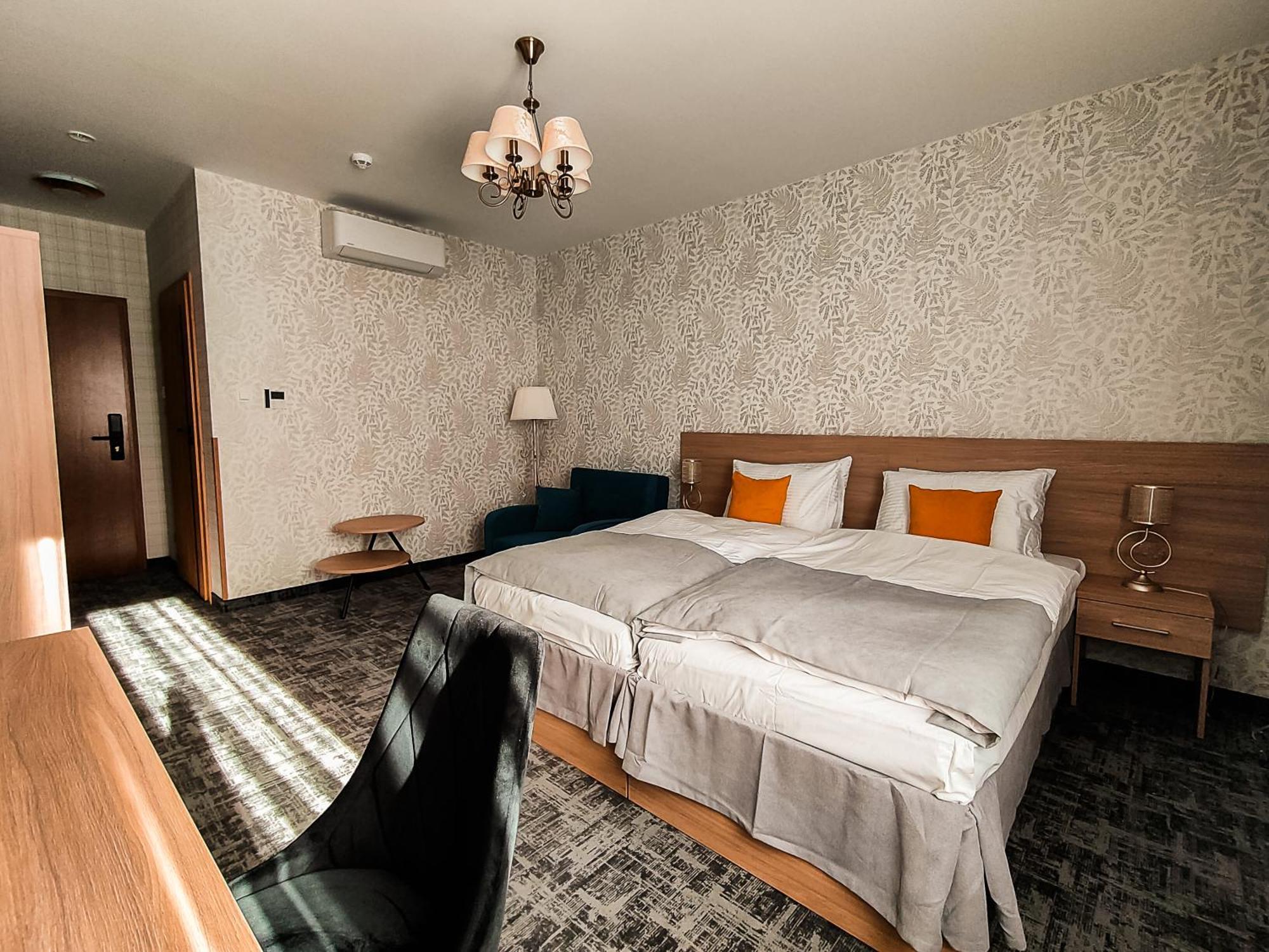 Sztuka Smaku - Restauracja I Hotelik ชวิดนิตซา ภายนอก รูปภาพ