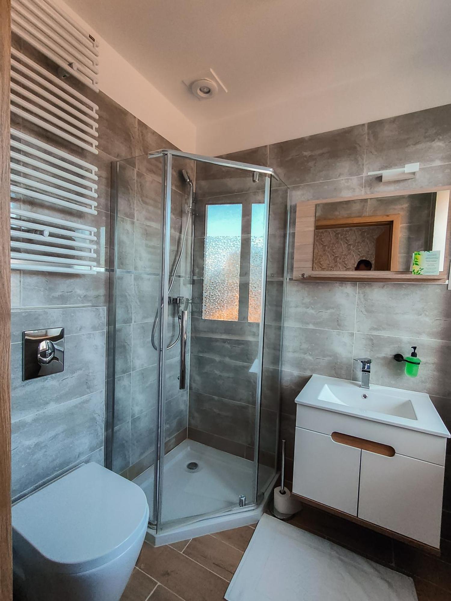 Sztuka Smaku - Restauracja I Hotelik ชวิดนิตซา ภายนอก รูปภาพ